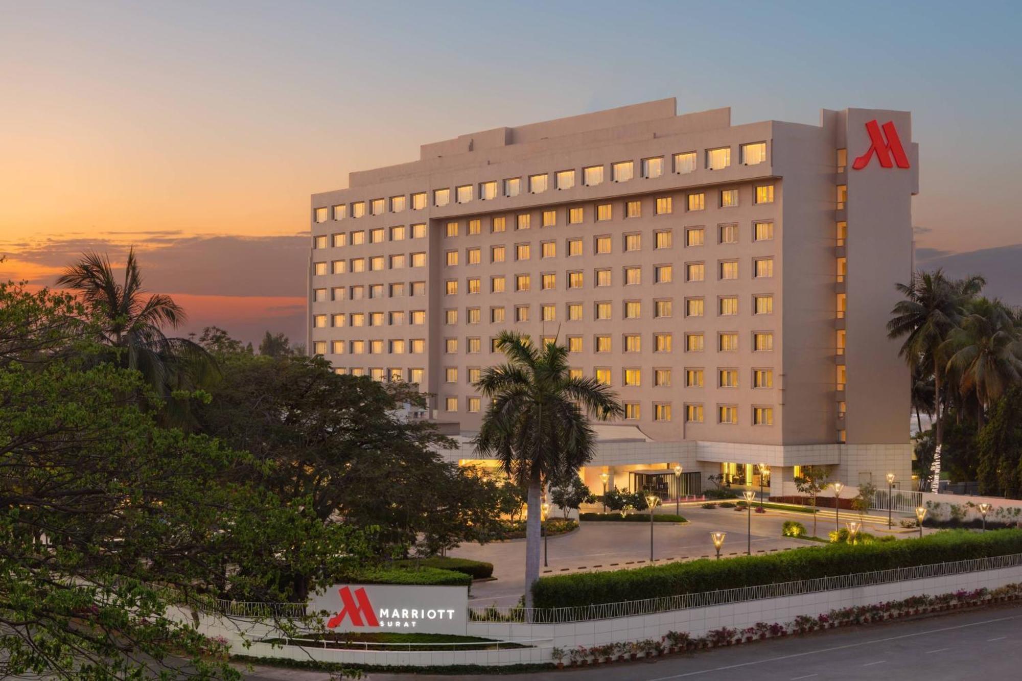 Surat Marriott Hotel Bagian luar foto