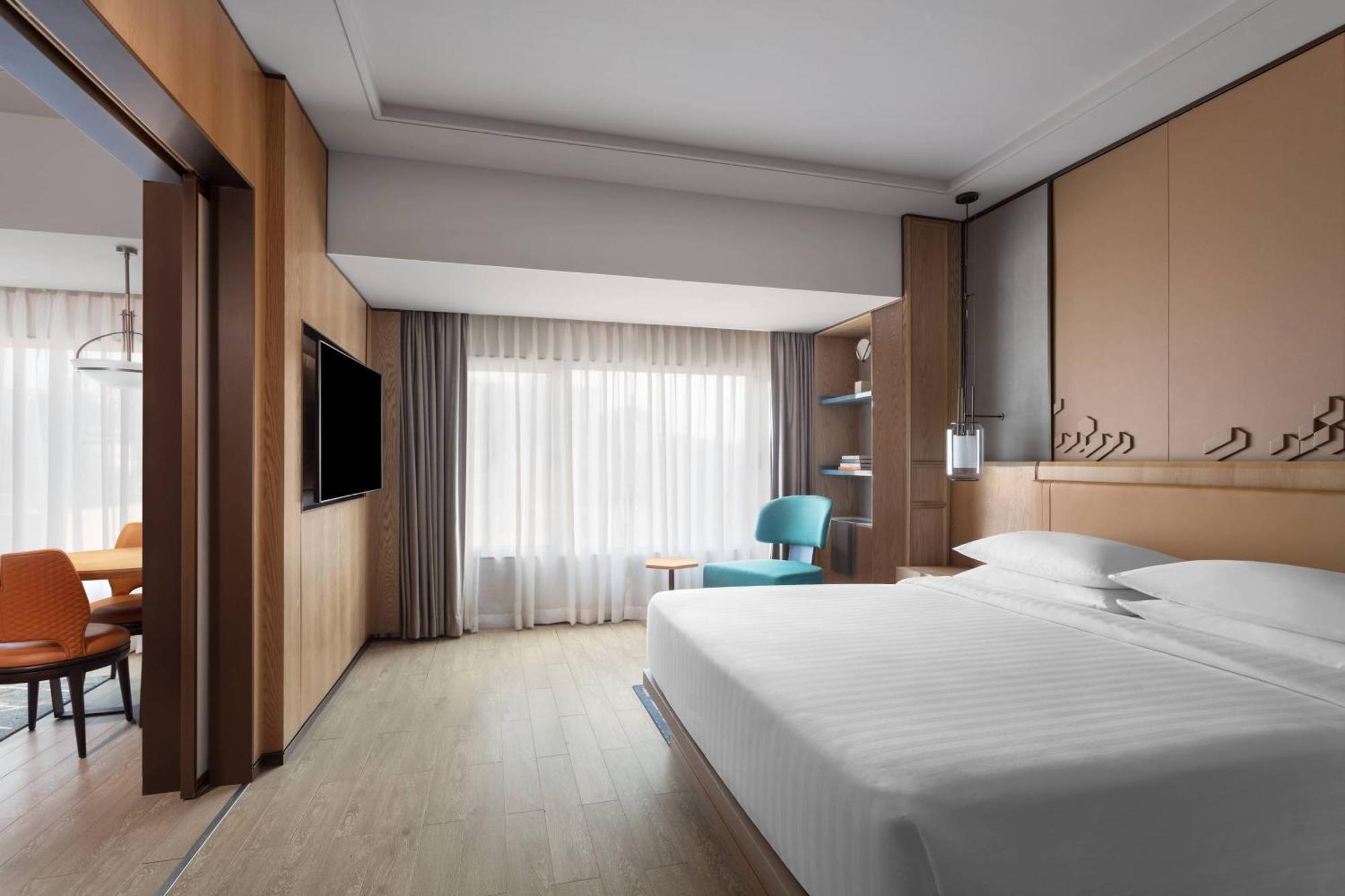 Surat Marriott Hotel Bagian luar foto
