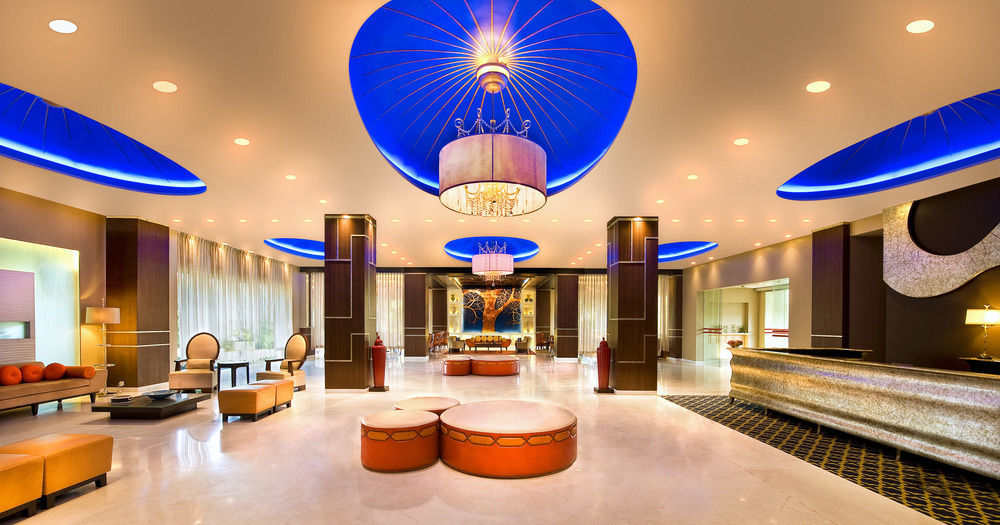 Surat Marriott Hotel Bagian luar foto